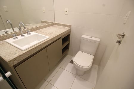 Apartamento à venda com 79m², 2 quartos e 1 vagaBanheiro Social