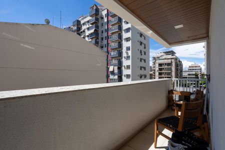Apartamento para alugar com 69m², 2 quartos e 1 vagaSala Varanda