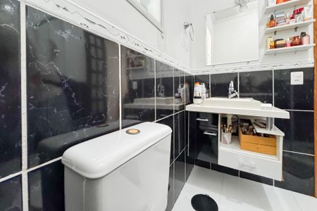 Casa à venda com 150m², 3 quartos e 2 vagas Casa à venda com 150m², 3 quartos e 2 vagasBanheiro da Suíte 1