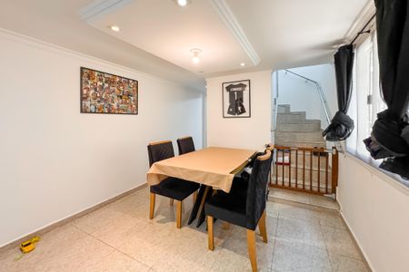 Casa à venda com 150m², 3 quartos e 2 vagas Casa à venda com 150m², 3 quartos e 2 vagasSala