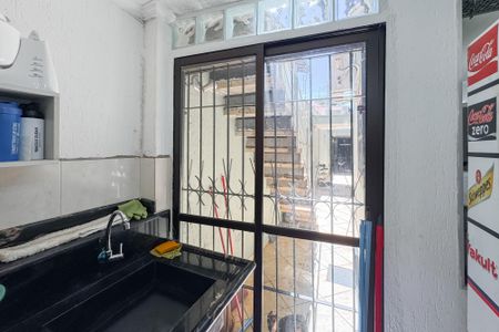 Casa à venda com 150m², 3 quartos e 2 vagas Casa à venda com 150m², 3 quartos e 2 vagasCozinha e Área de Serviço