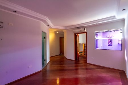 Casa à venda com 263m², 3 quartos e 6 vagas Casa à venda com 263m², 3 quartos e 6 vagasSuíte