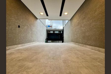 Casa à venda com 113m², 3 quartos e 2 vagas Casa à venda com 113m², 3 quartos e 2 vagasFoto 02