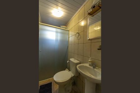 Casa à venda com 169m², 3 quartos e 2 vagas Casa à venda com 169m², 3 quartos e 2 vagasEdícula - Banheiro