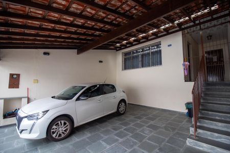 Casa à venda com 220m², 3 quartos e 2 vagas Casa à venda com 220m², 3 quartos e 2 vagasGaragem