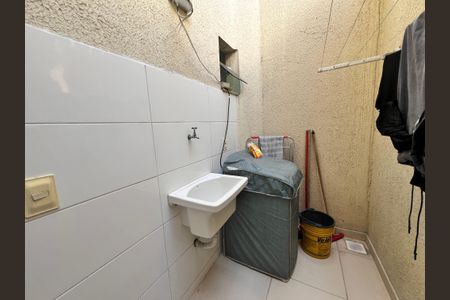 Casa de condomínio à venda com 120m², 3 quartos e 2 vagas Casa de condomínio à venda com 120m², 3 quartos e 2 vagasArea de Serviço