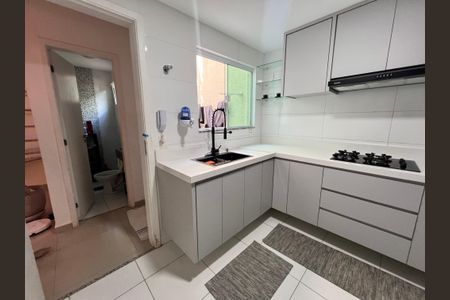 Casa de condomínio à venda com 120m², 3 quartos e 2 vagas Casa de condomínio à venda com 120m², 3 quartos e 2 vagasCozinha