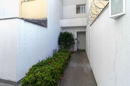 Apartamento à venda com 68m², 3 quartos e 2 vagasEntrada