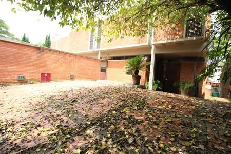 Casa à venda com 480m², 4 quartos e 5 vagas