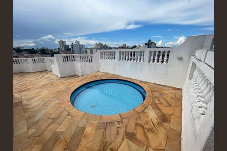 Apartamento à venda com 263m², 4 quartos e 3 vagas Apartamento à venda com 263m², 4 quartos e 3 vagasÁrea comum - Piscina