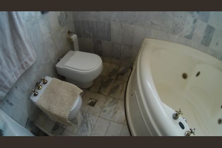 Apartamento à venda com 263m², 4 quartos e 3 vagas Apartamento à venda com 263m², 4 quartos e 3 vagasSuíte