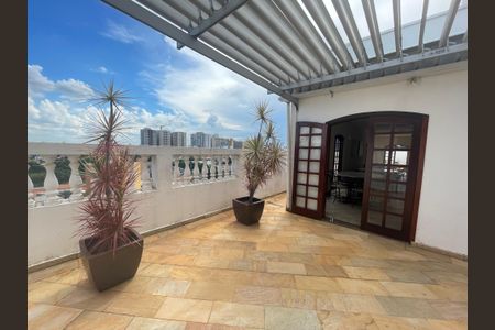 Apartamento à venda com 263m², 4 quartos e 3 vagas Apartamento à venda com 263m², 4 quartos e 3 vagasEspaço Gourmet