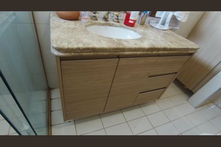 Apartamento à venda com 263m², 4 quartos e 3 vagas Apartamento à venda com 263m², 4 quartos e 3 vagasBanheiro