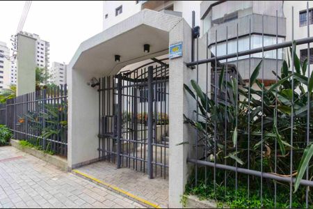 Apartamento à venda com 150m², 3 quartos e 2 vagas Apartamento à venda com 150m², 3 quartos e 2 vagasEntrada