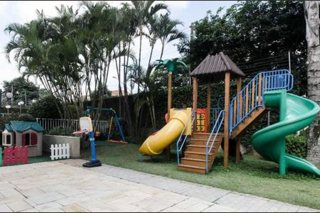 Apartamento à venda com 150m², 3 quartos e 2 vagas Apartamento à venda com 150m², 3 quartos e 2 vagasPlayground
