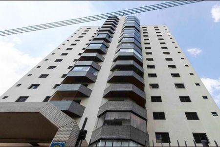 Apartamento à venda com 150m², 3 quartos e 2 vagas Apartamento à venda com 150m², 3 quartos e 2 vagasFachada