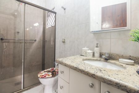 Casa à venda com 135m², 3 quartos e 2 vagas Casa à venda com 135m², 3 quartos e 2 vagasBanheiro Suíte