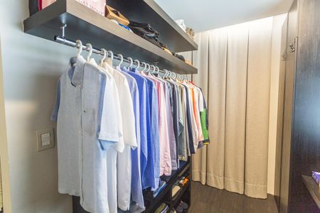 Apartamento à venda com 164m², 2 quartos e 1 vagaCloset da Suíte 1