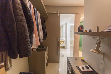 Apartamento à venda com 164m², 2 quartos e 1 vagaCloset da Suíte 2