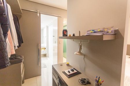Apartamento à venda com 164m², 2 quartos e 1 vagaCloset da Suíte 2