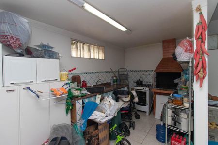 Casa à venda com 215m², 4 quartos e 2 vagas Casa à venda com 215m², 4 quartos e 2 vagasChurrasqueira