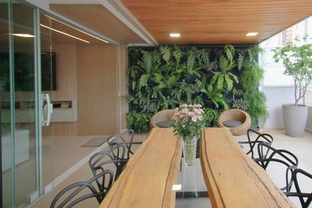 Apartamento à venda com 233m², 3 quartos e 3 vagasEspaço Gourmet