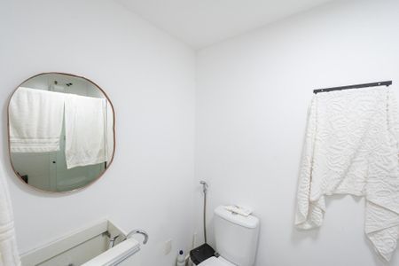 Banheiro Social de kitnet/studio para alugar com 1 quarto, 25m² em Vila Clementino, São Paulo