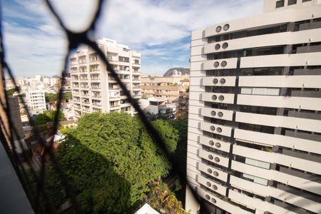 Apartamento à venda com 117m², 2 quartos e 1 vaga Apartamento à venda com 117m², 2 quartos e 1 vagaSala - Vista da Varanda