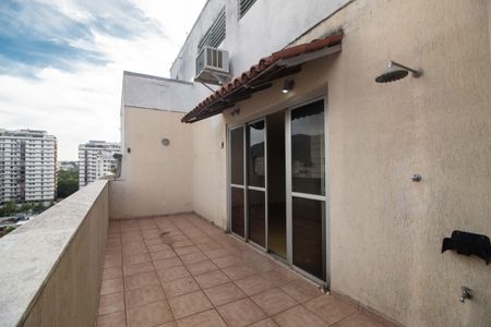 Apartamento à venda com 117m², 2 quartos e 1 vaga Apartamento à venda com 117m², 2 quartos e 1 vagaSuíte master - Varanda - Cobertura