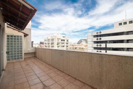 Apartamento à venda com 117m², 2 quartos e 1 vaga Apartamento à venda com 117m², 2 quartos e 1 vagaSuíte master - Varanda - Cobertura