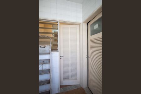 Apartamento à venda com 117m², 2 quartos e 1 vaga Apartamento à venda com 117m², 2 quartos e 1 vagaÁrea de serviço