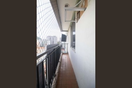 Apartamento à venda com 117m², 2 quartos e 1 vaga Apartamento à venda com 117m², 2 quartos e 1 vagaSala - Varanda