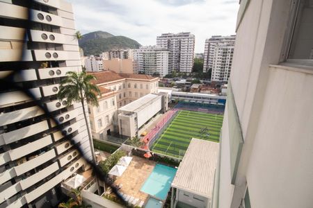 Apartamento à venda com 117m², 2 quartos e 1 vaga Apartamento à venda com 117m², 2 quartos e 1 vagaSala - Vista da Varanda