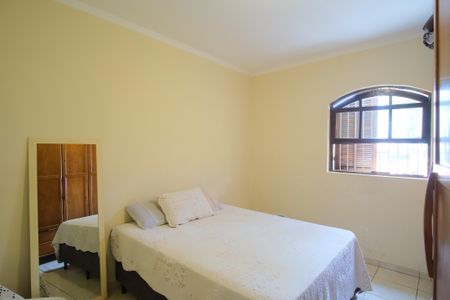 Casa para alugar com 136m², 2 quartos e 3 vagasQuarto 1