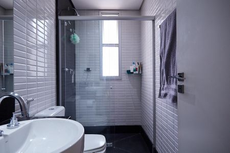 Apartamento à venda com 47m², 1 quarto e 2 vagasBanheiro