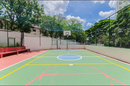 Apartamento à venda com 72m², 3 quartos e 2 vagas Apartamento à venda com 72m², 3 quartos e 2 vagasÁrea comum - Quadra Esportiva