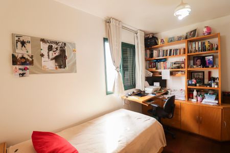 Apartamento à venda com 167m², 4 quartos e 2 vagasQuarto 2