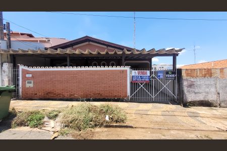 Casa à venda com 256m², 4 quartos e 3 vagas Casa à venda com 256m², 4 quartos e 3 vagasFachada