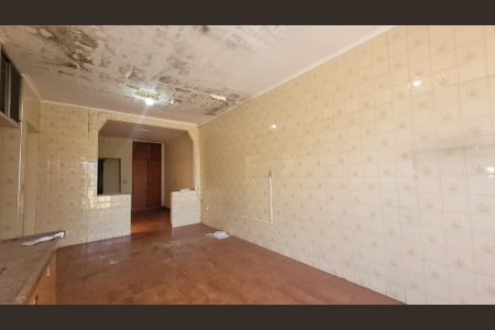 Casa à venda com 256m², 4 quartos e 3 vagas Casa à venda com 256m², 4 quartos e 3 vagasCozinha