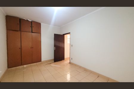 Casa à venda com 256m², 4 quartos e 3 vagas Casa à venda com 256m², 4 quartos e 3 vagasSuite