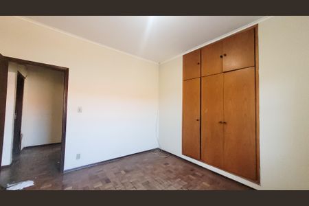 Casa à venda com 256m², 4 quartos e 3 vagas Casa à venda com 256m², 4 quartos e 3 vagasQuarto2