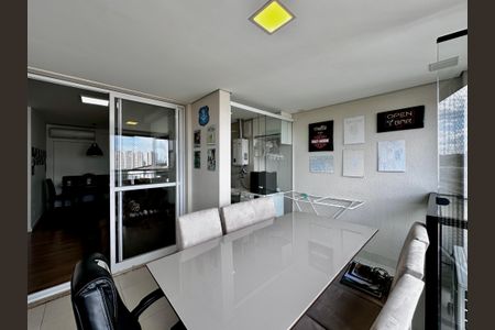 Apartamento à venda com 68m², 2 quartos e 2 vagasVaranda