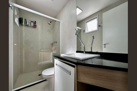 Apartamento à venda com 68m², 2 quartos e 2 vagasBanheiro Suíte