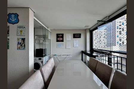 Apartamento à venda com 68m², 2 quartos e 2 vagasVaranda