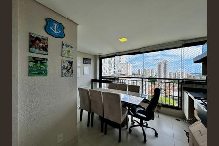 Apartamento à venda com 68m², 2 quartos e 2 vagasVaranda