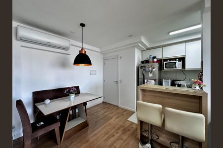 Apartamento à venda com 68m², 2 quartos e 2 vagasSala