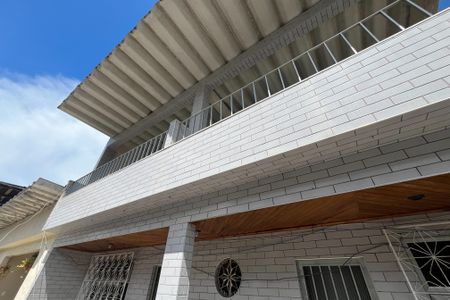 Casa à venda com 260m², 3 quartos e 1 vaga Casa à venda com 260m², 3 quartos e 1 vagaVaranda