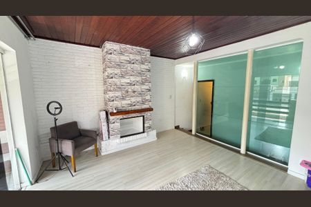 Casa à venda com 240m², 3 quartos e 3 vagas Casa à venda com 240m², 3 quartos e 3 vagasSala 2