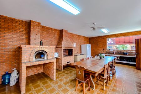 Casa à venda com 563m², 6 quartos e 6 vagasChurrasqueira