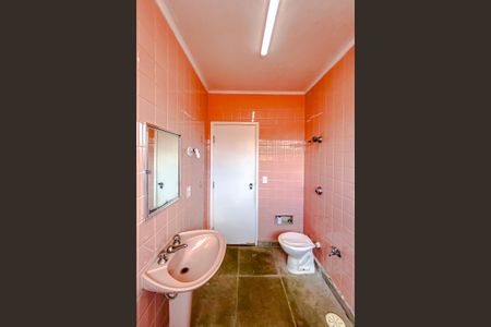 Casa à venda com 563m², 6 quartos e 6 vagasBanheiro da Suíte 2